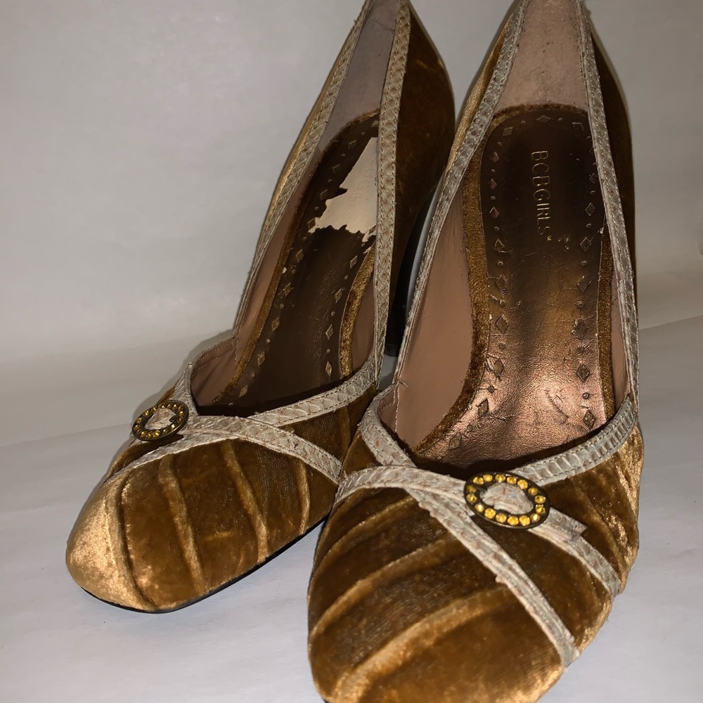 BCBG Girl Pumps 8.5B